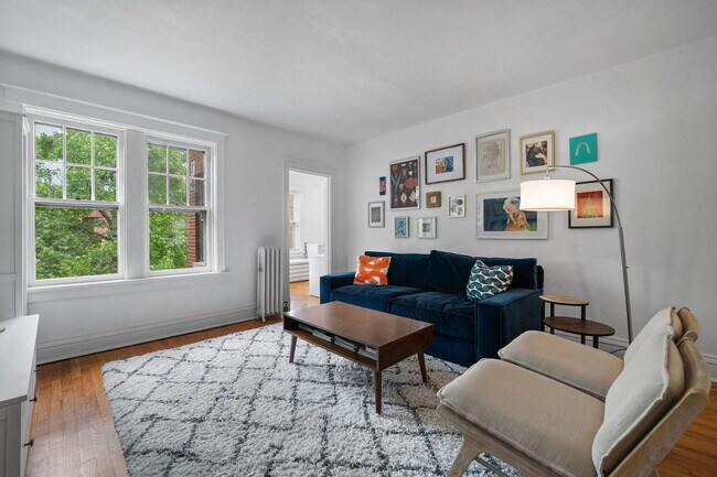 Foto del edificio - 6328 Northwood Ave