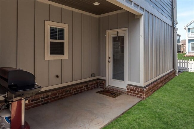 Foto del edificio - 3 bedroom 2.5 bath new home centrally located