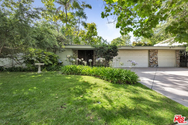 Building Photo - 30611 Las Estrellas Dr