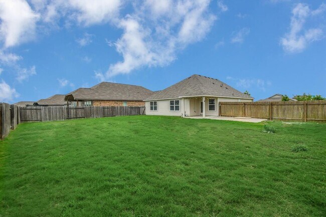 Building Photo - 201 Pearland St