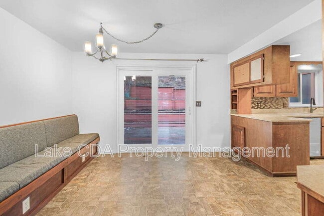 Building Photo - 3420 W Pine Hill Dr