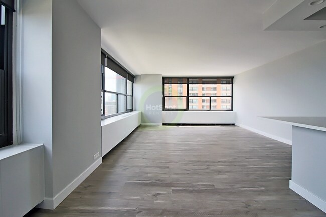 Foto del edificio - 85 E 11th St