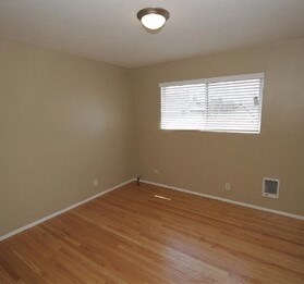  - 1127-1131 E 23rd St