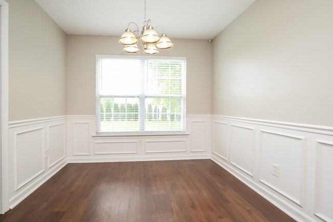 Building Photo - 2943 Hollicom Dr