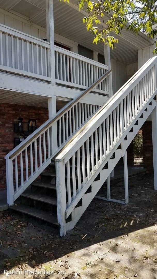 Building Photo - 3834 Rosewood Dr