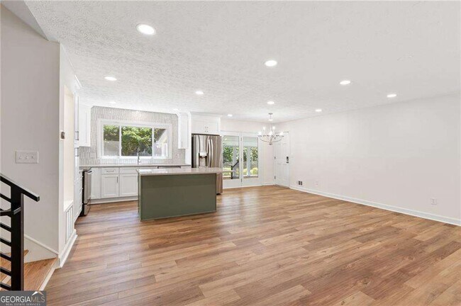 Foto del edificio - 472 Barnsdale Dr