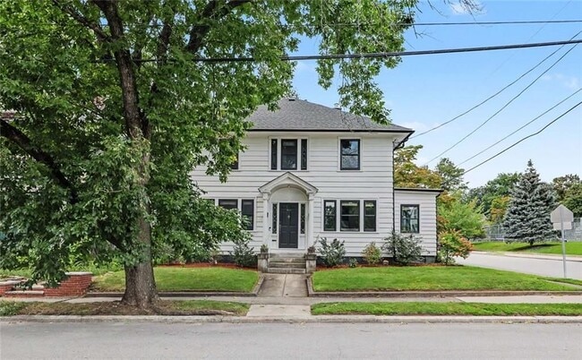 Building Photo - 310 Elmgrove Ave