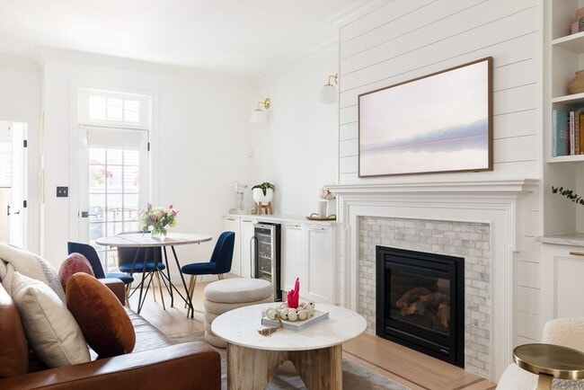 Building Photo - 20 Mystic St