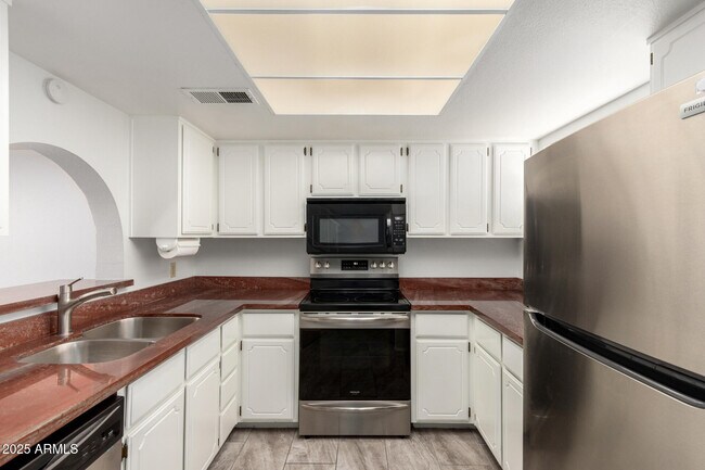 Foto del edificio - 622 W 14th St