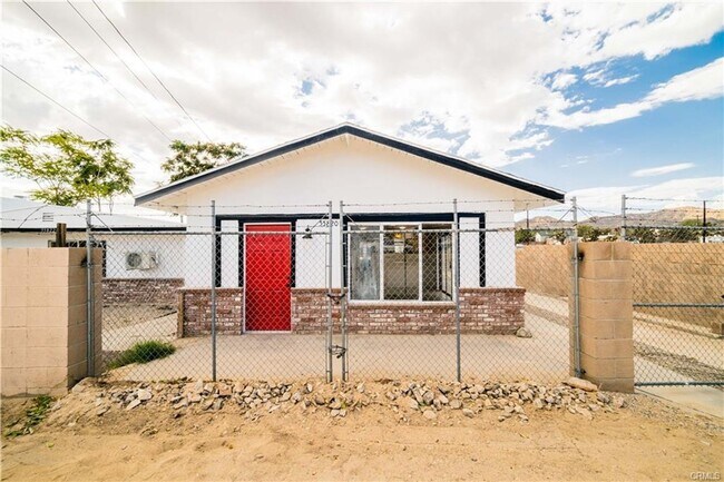 Building Photo - GREAT LOCATION IN DOWNTOWN - OLD TOWN YUCC...