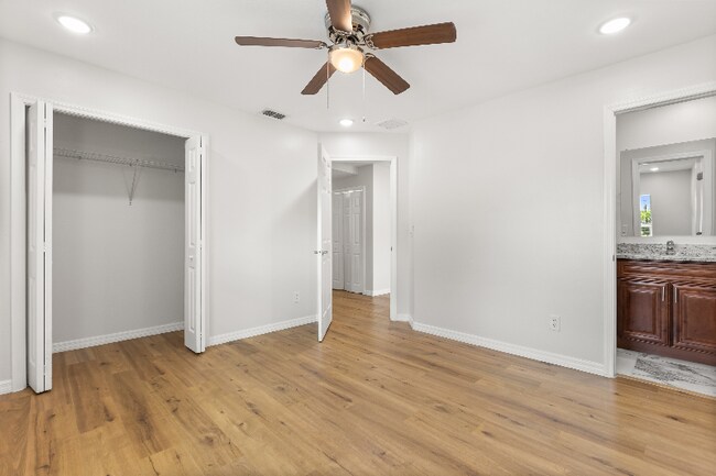 Foto del edificio - 1325 Cloverlawn Ave