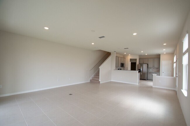 Building Photo - 3/2.5 Townhouse in Somerset Crossing!!!