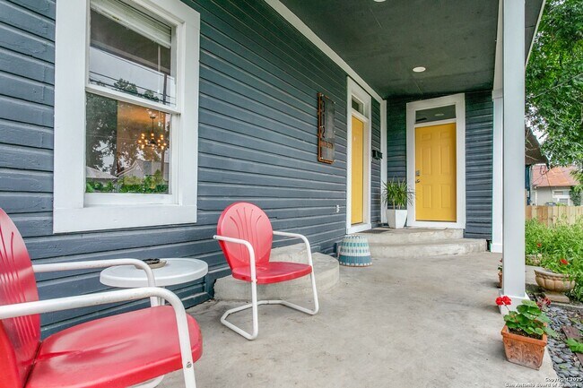 Building Photo - RENOVATED 3-BEDROOM IN DIGNOWITY HILL