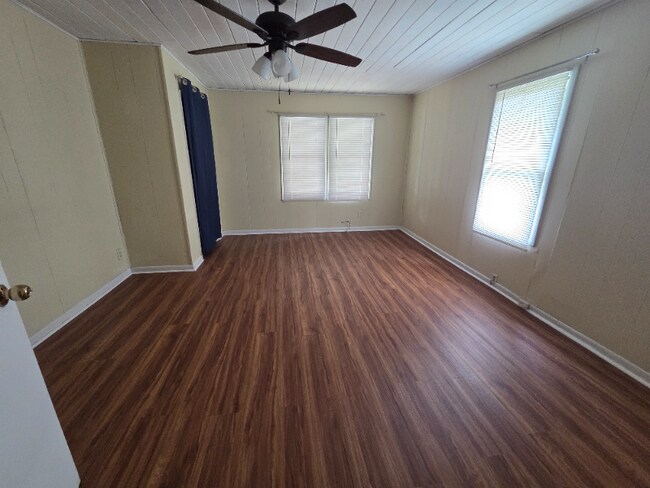 Building Photo - 1550 Doehler Ave