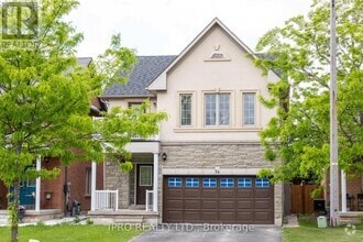 Building Photo - 14 Vanwood Crescent