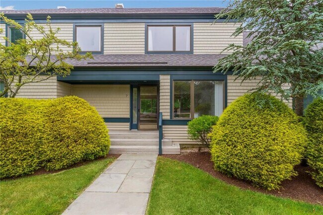 Building Photo - 7 Brandywine Ln