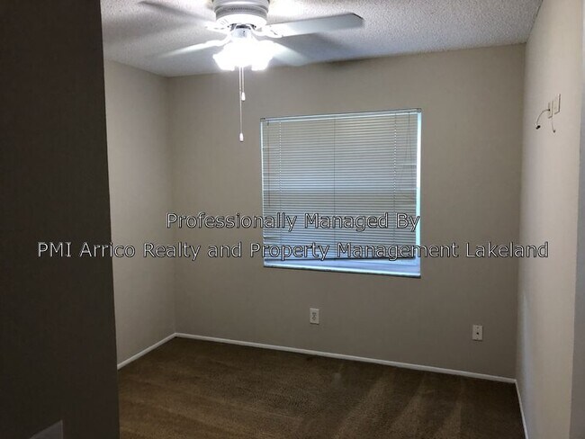 Building Photo - South Lakeland Home