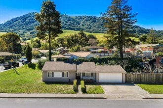 Building Photo - 191 Del Sur Way