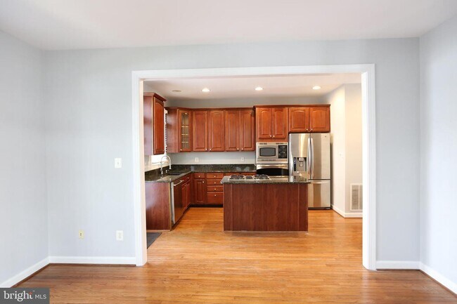 Foto del edificio - 4516 Fair Valley Dr