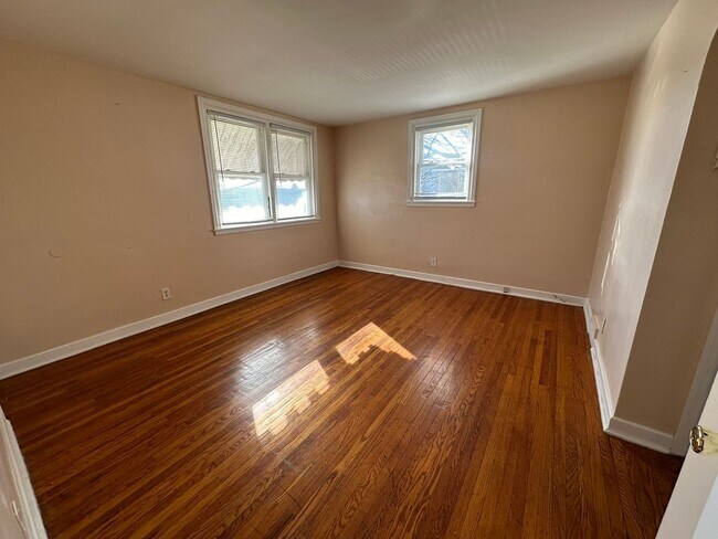 Foto del edificio - 517 E Tabor Rd