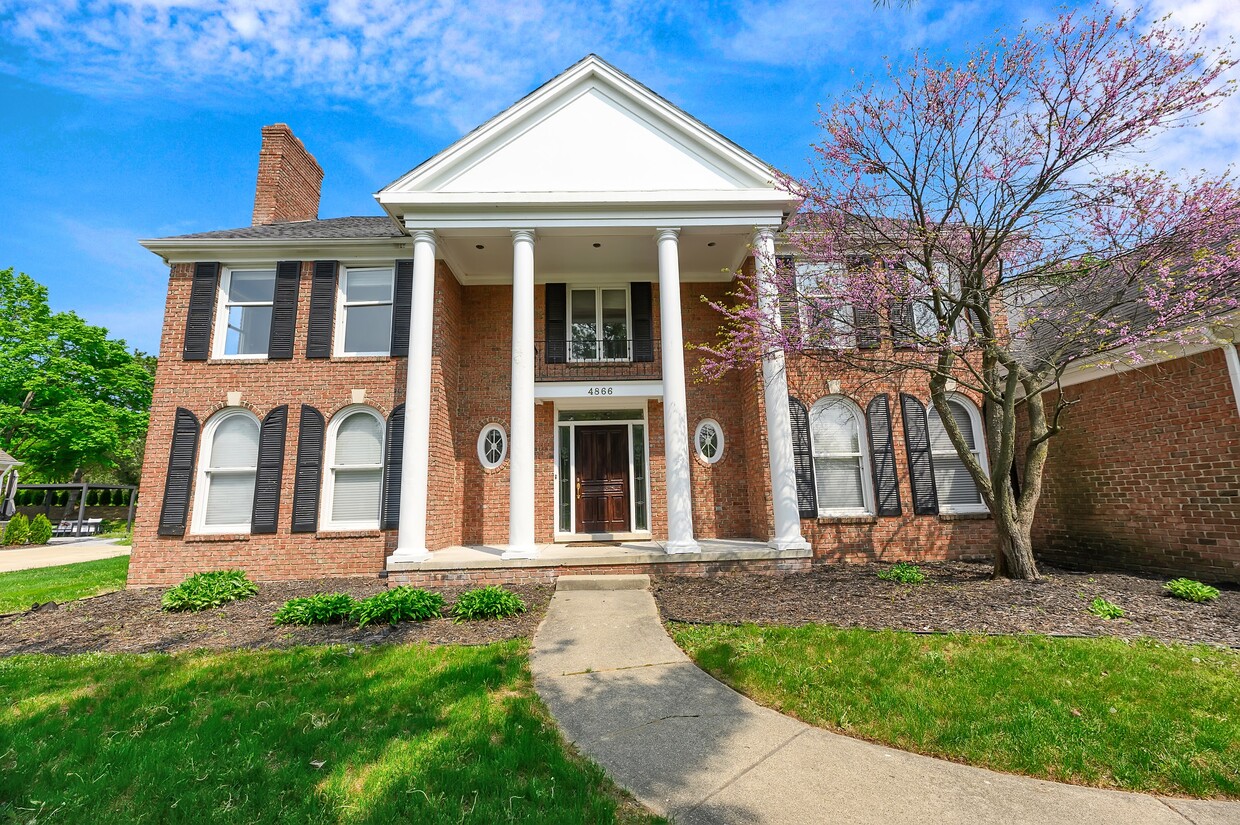 Primary Photo - 4866 Riverchase Dr