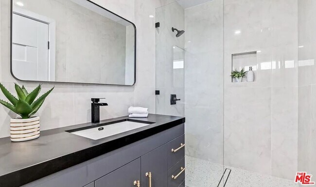 Foto del edificio - 11625 Keswick St