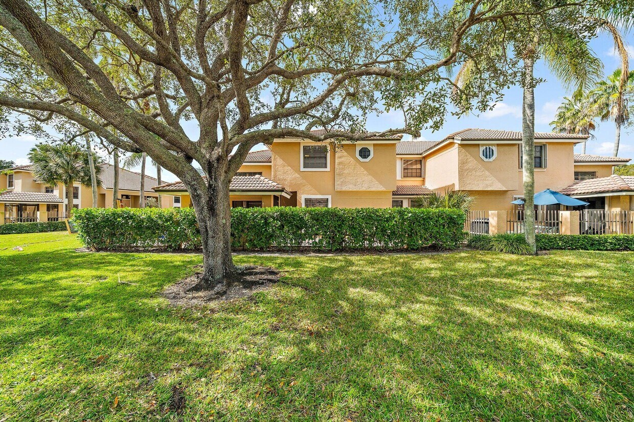 Primary Photo - 382 Prestwick Cir