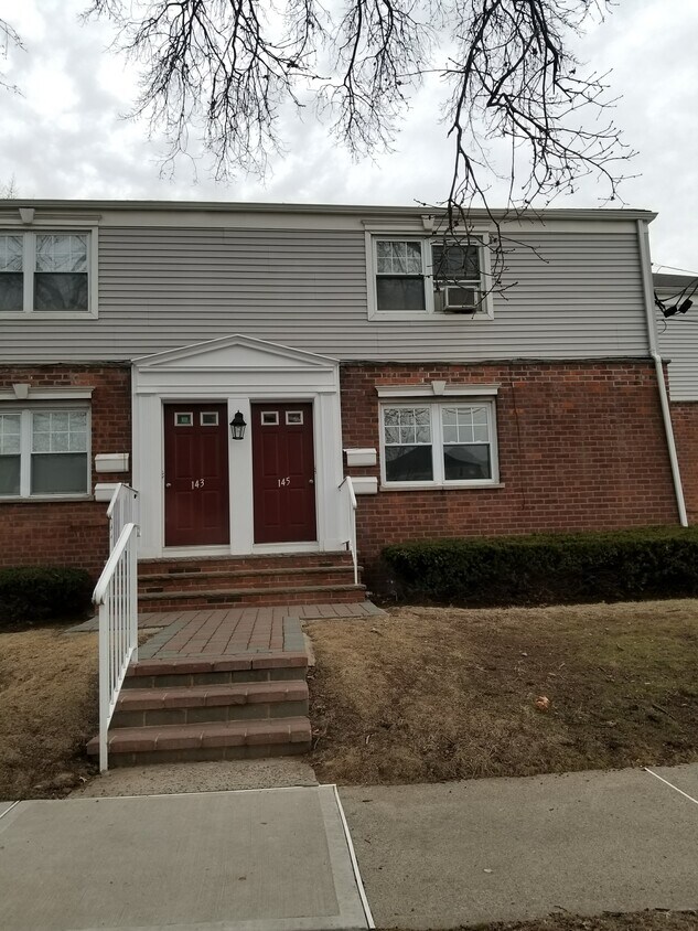 145 Vanderburgh Ave, Rutherford, NJ 07070 Condo for Rent in