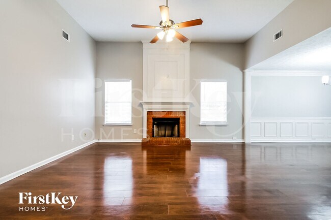 Foto del edificio - 1180 Laurel Cove Dr