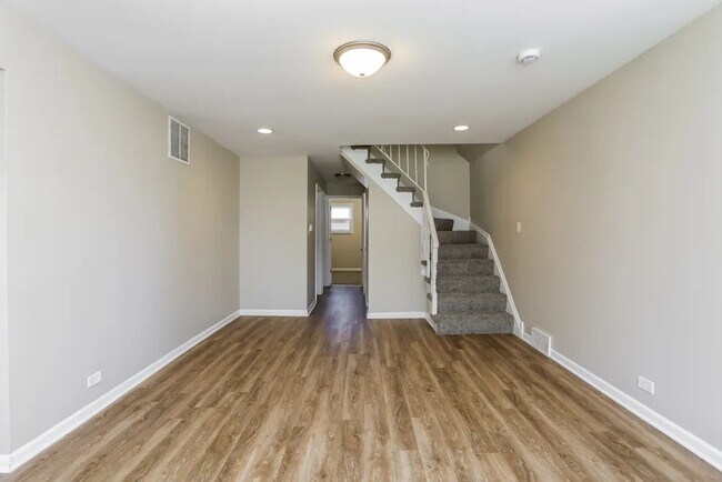 Building Photo - 124 23rd Ave