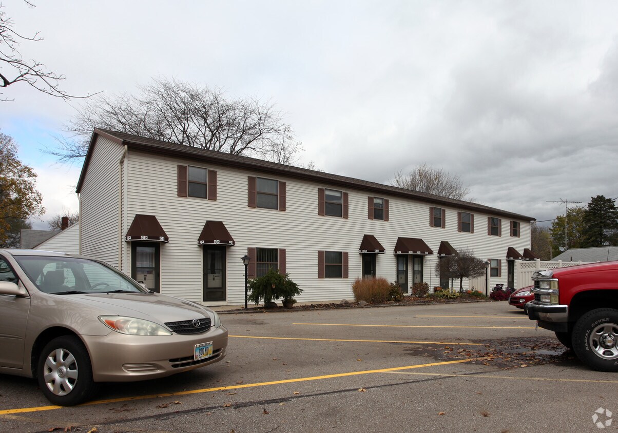 Foto principal - 145 Mansfield Ave