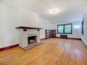 Building Photo - 449 Grove St