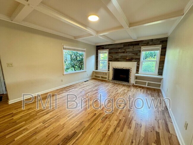 Building Photo - 3906 SW Troy St