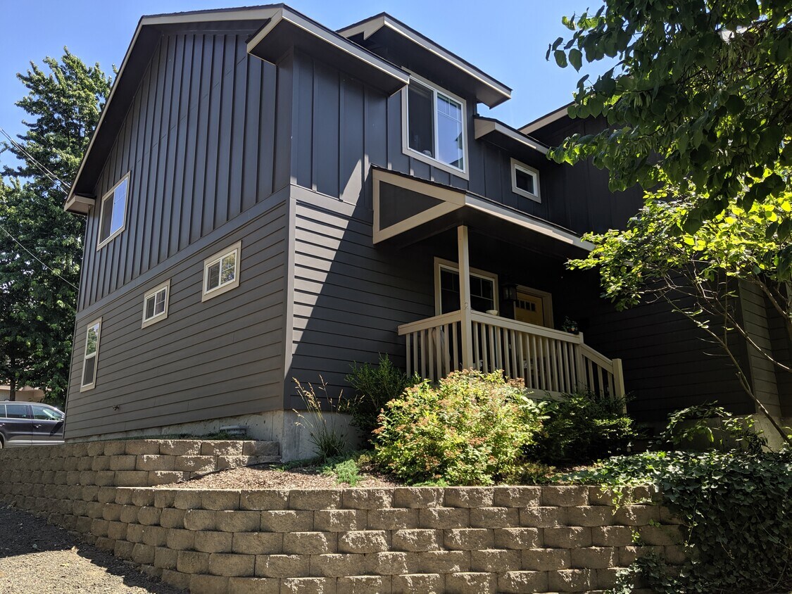 Primary Photo - 710 Valencia St