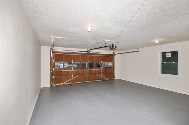 Building Photo - 230 Graystone Dr