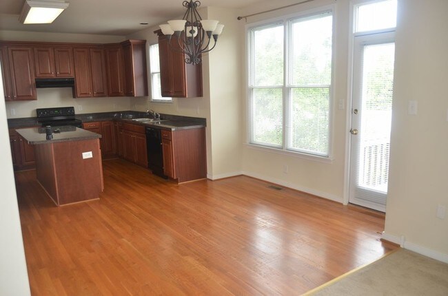 Building Photo - 5408 Woolshire Dr