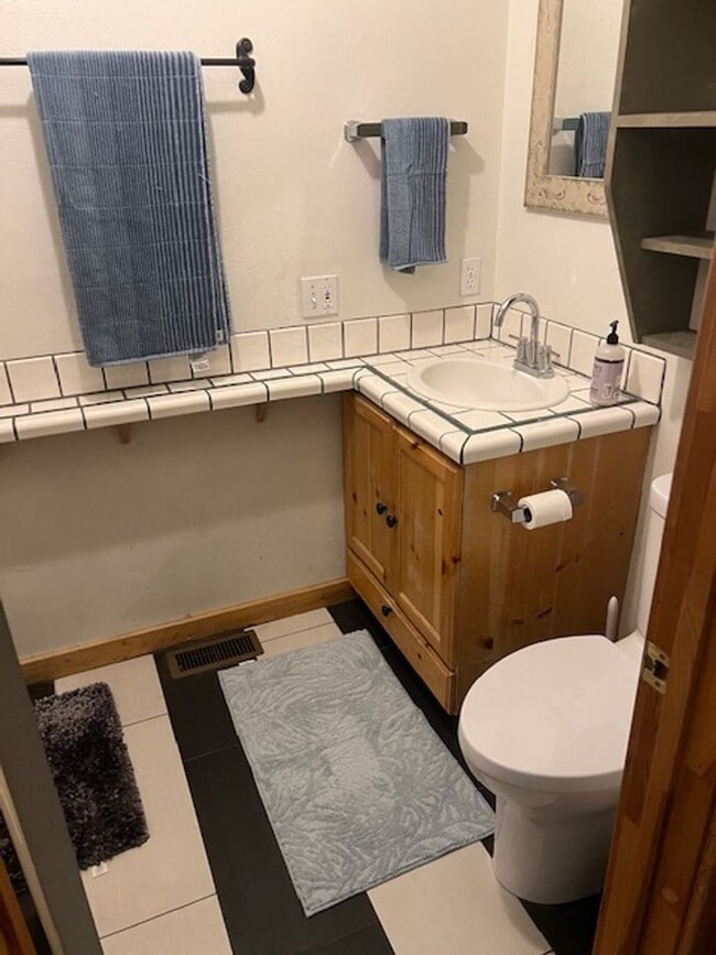 Building Photo - OLD TOWN GEM