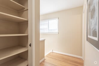 Interior Photo - Grand Lake