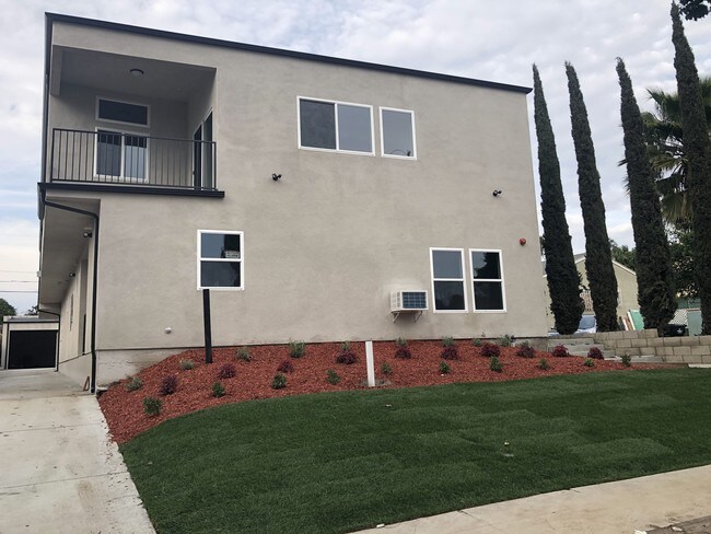 Foto del edificio - 844 Centinela Ave