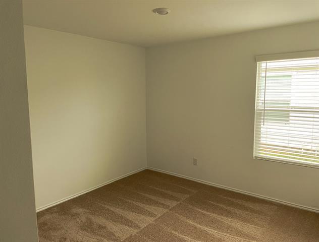 Foto del edificio - 5814 Grindstone Dr