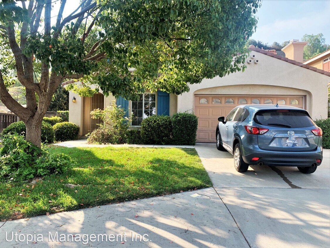 Foto principal - 3 br, 2.5 bath House - 1041 Camino Del Sol