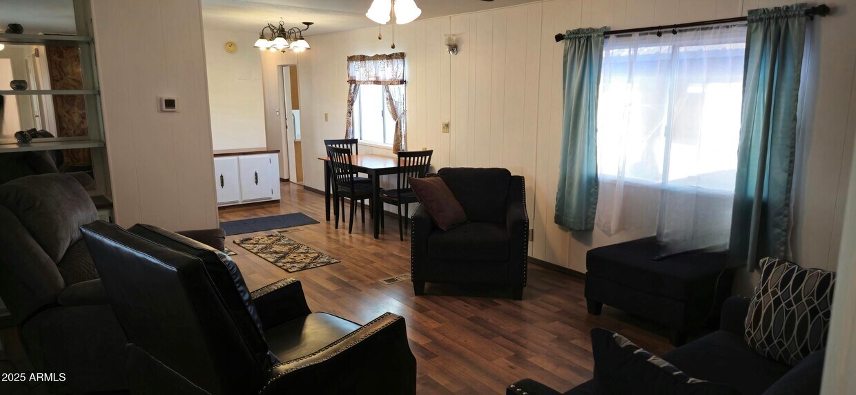 Foto principal - 26545 Grandview W Dr