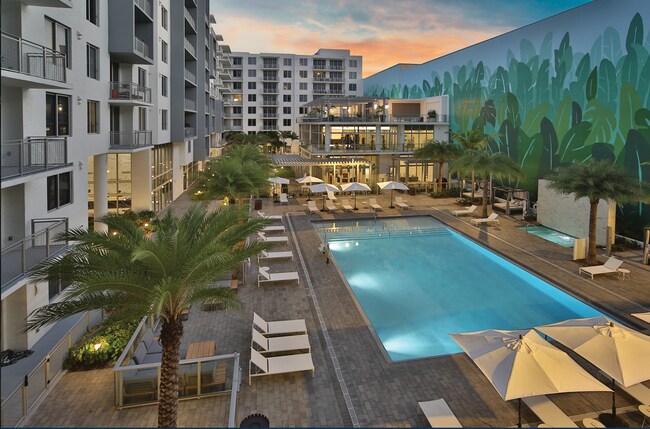 Building Photo - 110 N Pointe Dr