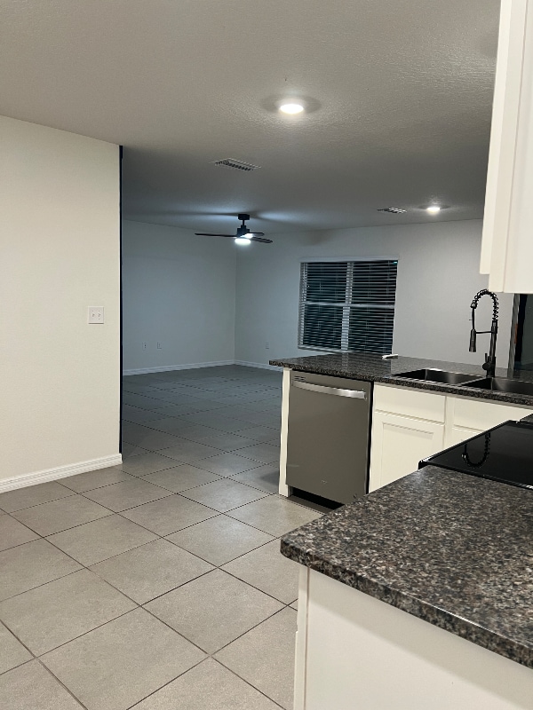 Building Photo - 8465 Bower Bass Cir
