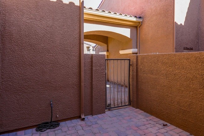 Foto del edificio - Painted Desert Golf Community Townhome