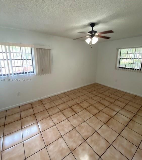 Foto del edificio - 811 NE 199th St