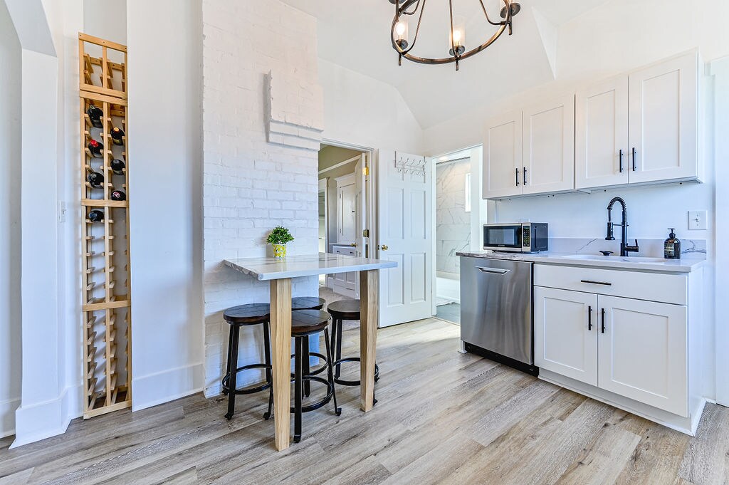 Foto principal - 822 6th Ave N