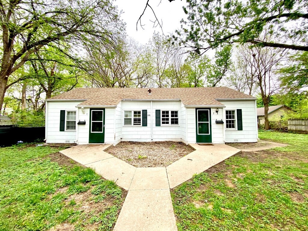 208 S Yale St, Vermillion, SD 57069 Townhome Rentals in Vermillion SD