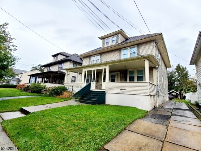 Foto del edificio - 254 W Franklin St