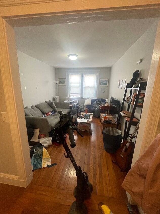 Very Big Sunny 1 Bed NO FEE Close to Everything Laundry Students ok JUNE 1 - Very Big Sunny 1 Bed NO FEE Close to Everything Laundry Students ok JUNE 1